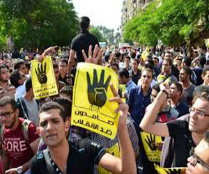   مصر اليوم - تظاهرة لطلاب الإخوان للمطالبة بعودة المعزول في جامعة المنصورة