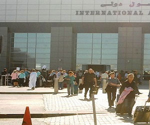   مصر اليوم - أكثر من 8 ألاف سائح يصلون إلى مطار الغردقة