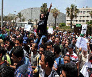   مصر اليوم - مسيرات في جامعة الإسكندريّة للإفراج عن الطلاب المُعتقلين