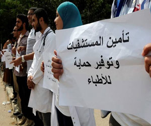   مصر اليوم - طُلاب طب القصر العيني يُنظّمون مسيرة احتجاجيّة