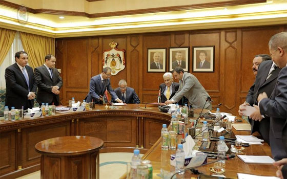   مصر اليوم - رئيس الحكومة اللّيبية ورئيس الوزراء الأردني يؤكّدان أهمية تعزيز التعاون