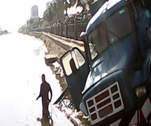   مصر اليوم - إصابة 14 عاملا في انقلاب سيارة ميكروباص بطريق العين السخنة