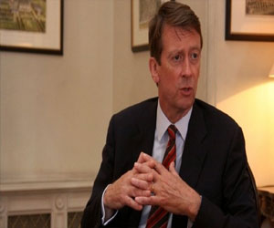   مصر اليوم - السفير البريطاني: لن نعتبر نجاح السيسي في الرئاسة حال ترشحه انقلابًا عسكريًا