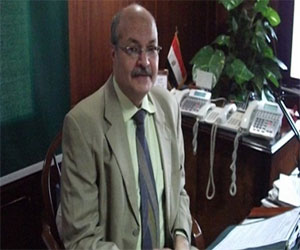   مصر اليوم - مدير أمن أسيوط يكرّم شرطيّاً في أسيوط ليقظته