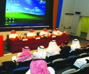   مصر اليوم - لقاء مفتوح بين مدير جامعة حائل وطلابها