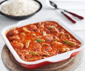   مصر اليوم - يخنة البامية مع النقانق المتبّلة