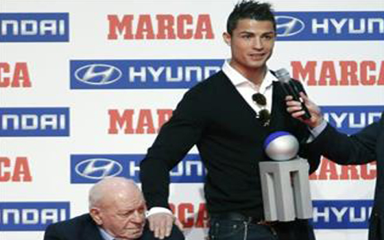   مصر اليوم - كريستيانو يحصد جائزة الأفضل وميسي هداف الليغا في جوائز ماركا لعام 2013