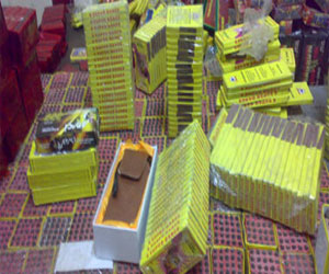   مصر اليوم - ضبط عامل بحوزته ألعاب نارية في المنيا