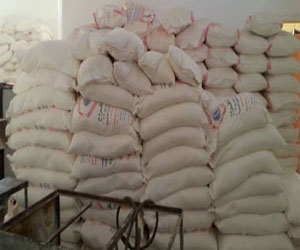   مصر اليوم - ضبط 3 أطنان دقيق بلدي في بني سويف قبل بيعها فى السوق السوداء