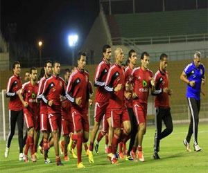   مصر اليوم - منافسة قوية بين لاعبي الأهلي في التدريبات قبل المونديال