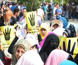   مصر اليوم - طالبات الإخوان في الأزهر يُحاصرن عميدة كلية الدراسات الإسلاميّة