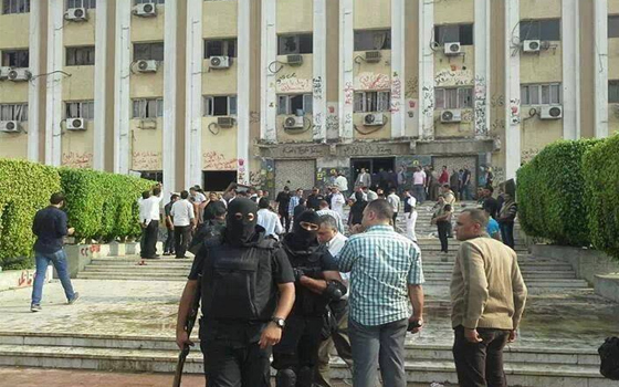   مصر اليوم - هدوء حذر يلف الجامعات المصرية الإثنين وسط تكثيف أمني