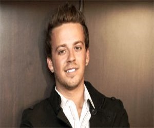   مصر اليوم - المغني الأميركي ستيفن باركر ليلز يرزق بطفله الأول