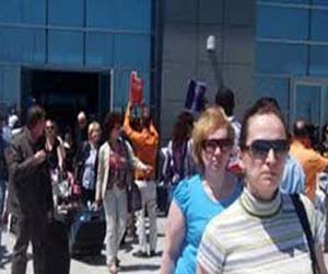   مصر اليوم - مطار الغردقة يستقبل 7 آلاف سائح الثلاثاء