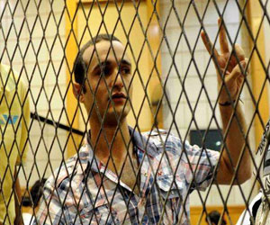   مصر اليوم - حبس النَّاشط السّياسيّ أحمد دومة 4 أيَّام في تظاهرة محكمة عابدين
