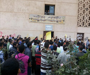   مصر اليوم - أمن أسيوط يمنع مسيرة لطالبات الأزهر من الوصول إلى مجمع البنين