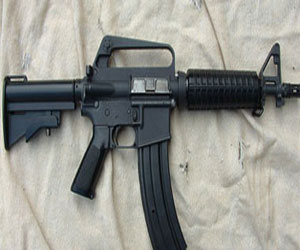   مصر اليوم - ضبط عاطل وبحوزته بندقيتين آليتين وخرطوش في كمين بصحراوي البحيرة