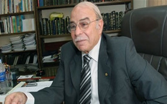   مصر اليوم - كمال درويش ينفي طرح فكرة التعاقد مع عمرو زكي ويعتبر جمال حمزة خارج الحسابات