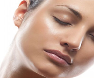 مصر اليوم - طرق العناية بالبشرة الدهنية