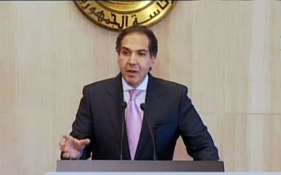   مصر اليوم - مستشار الرئيس يعتبر أن مصر تعيش معادلة حكم جديدة تحت شعار الشعب يريد