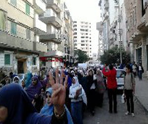   مصر اليوم - سائقو ميكروباص دمياط يعتدون على تظاهرة لـلإخوان