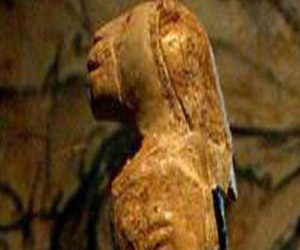   مصر اليوم - أثريون يكتشفون أن جنس تمثال الرجل الأسد الذى يعود للعصر الحجرى ذكر