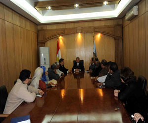 مصر اليوم - محافظ الأقصر يُقرّر منع الإجازات من دون راتب للأطباء