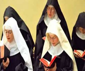   مصر اليوم - البطريرك ثيوفيلوس يدين اختطاف 12 راهبة من مدينة معلولا