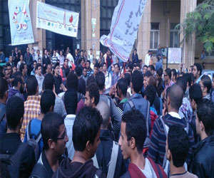   مصر اليوم - طُلاب الإخوان في جامعة الإسكندريّة يُطالبون بالإفراج عن المُعتقلين