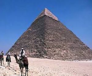   مصر اليوم - نقل 6 من مسؤولي منطقة آثار الهرم على خلفية واقعة خرطوش خوفو