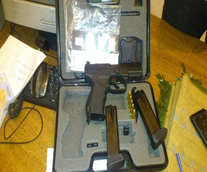   مصر اليوم - ضبط عاطل بحوزته طبنجة وطلقات آلية بـكوم أمبو