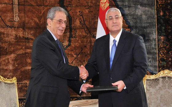   مصر اليوم - خبراء يُحدّدون سيناريوهات المرحلة الانتقاليّة بعد الاستفتاء على الدستور