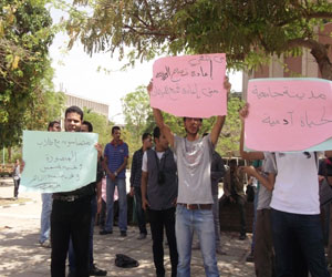   مصر اليوم - طلاب العلوم في أسيوط يدشّنون حركة علميون ضد الانقلاب