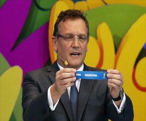   مصر اليوم - الأرجنتين تحتفل بعد وقوعها في مجموعة الحياة