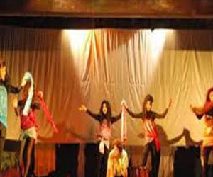   مصر اليوم - آفاق مسرحيةيشهد إقبال جماهيري كبير لليوم الثالث على التوالي