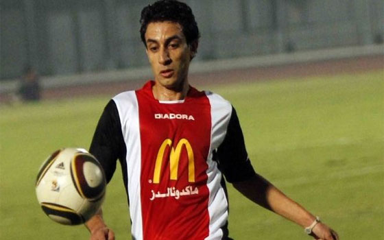   مصر اليوم - الشركةُ القطريّة تنافسُ الأهلي والزمالك للحصولِ على أيمن حفني