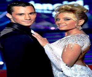   مصر اليوم - ميكايللا تكسب تعاطف الجمهور في الرّقص مع النّجوم