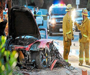   مصر اليوم - اعتقال رجل سرق قطعًا من سيارة بول واكر المحطمة