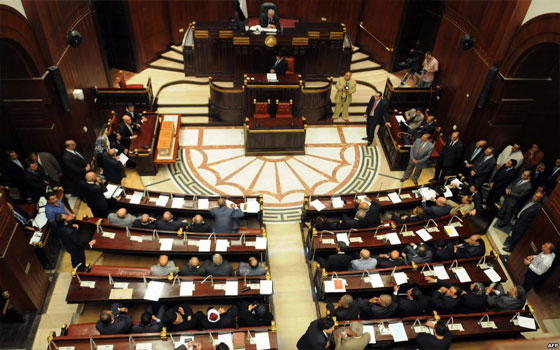   مصر اليوم - عبدالجليل ينفي حدوث أية تعديلات في نصوص الدستور بعد إقرارها