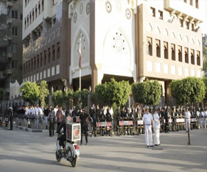   مصر اليوم - متظاهرون يطالبون بطّرد السفير القطّري من القاهرة