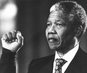 مصر اليوم - الصحف القطرية والإماراتية تجمع على أن رحيل مانديلا خسارة للعالم