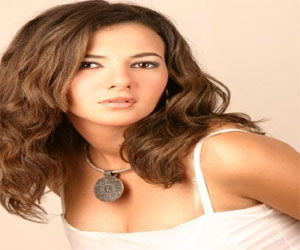   مصر اليوم - فرح دنيا سمير غانم في كليب أغنيّتها الجديدة أنا وأنتَ لبعض