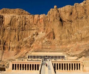   مصر اليوم - الحماية المدنيّة تسيطر على حريق شرق معابد الكرنك في الأقصر