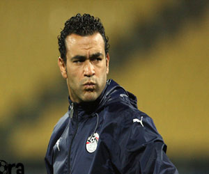   مصر اليوم - عصام الحضري يتلقى عرضًا من مازيمبي الكونغولي