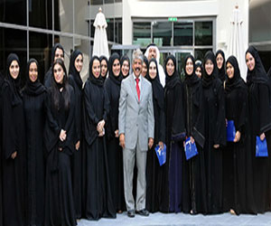   مصر اليوم - الخيرية الملكية تحتفل بموظفاتها في يوم المرأة البحرينية