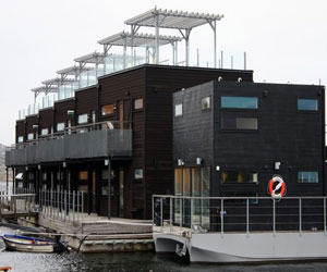 مصر اليوم - إقامة وسط الأمواج داخل أول فندق عائم في السويد