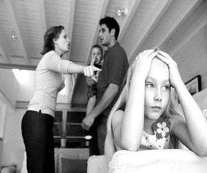 مصر اليوم - عام 2014 هو عام حماية الطفولة من سوء معاملة الأهل في فرنسا