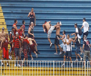   مصر اليوم - الفيفا يؤكد أن عنف المشجعين في البرازيل لن يتكرر