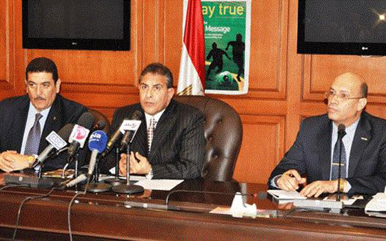   مصر اليوم - أبو زيد يساند اللجنة بقوة ويتبنى مسودتها لإقرارالقانون في البرلمان القادم