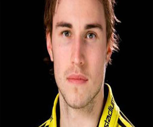 مصر اليوم - فاز لاعب كرة القدم السويدى كيفين ووكر بمسابقة النجم المحبوب فى السويد